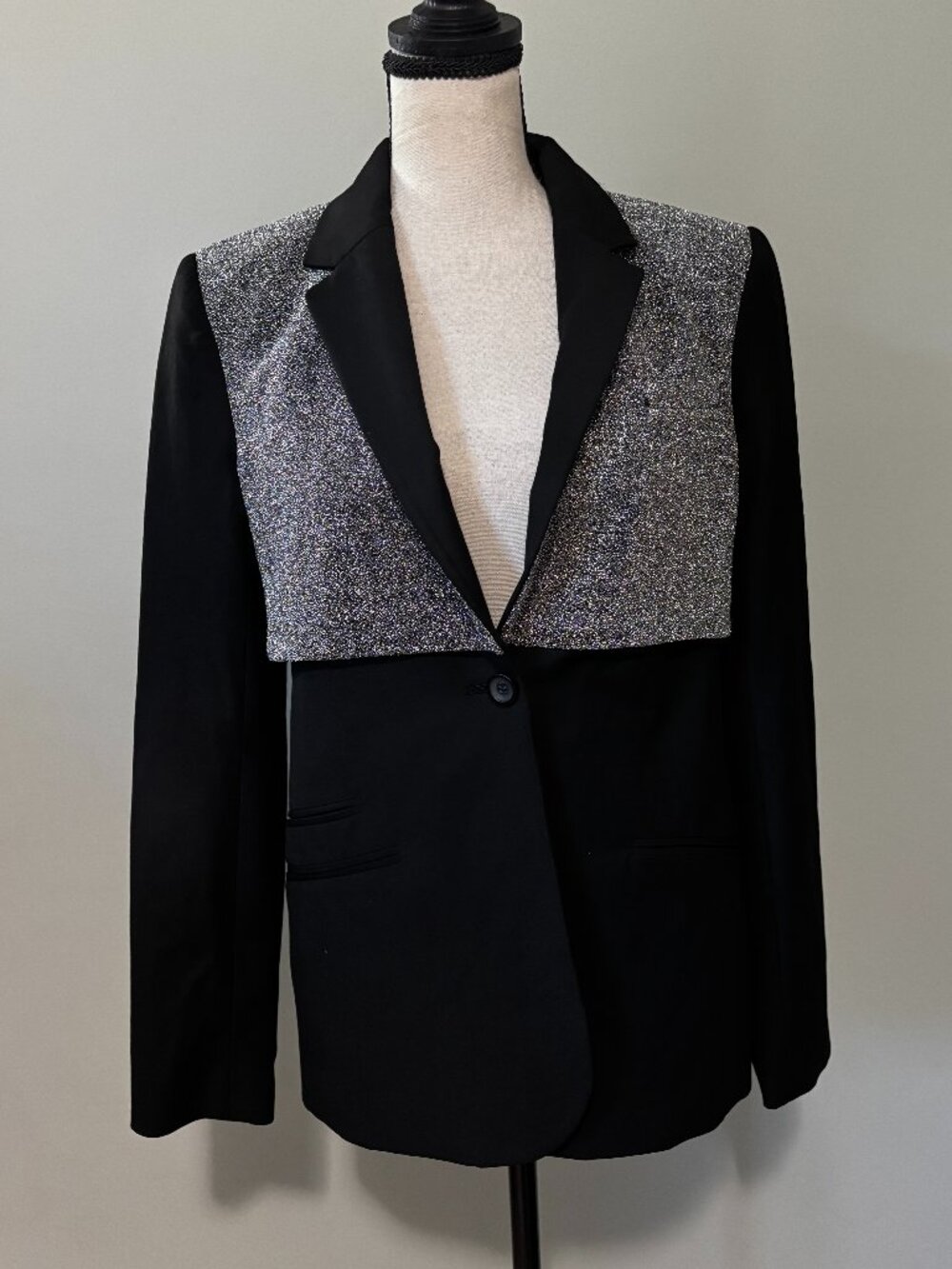 Elizabeth and James Black Silver Blazer Size 2 NWT